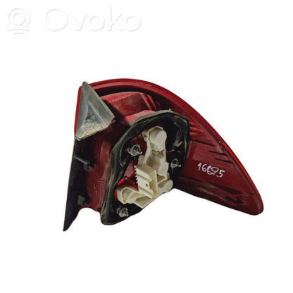 Задний фонарь в кузове