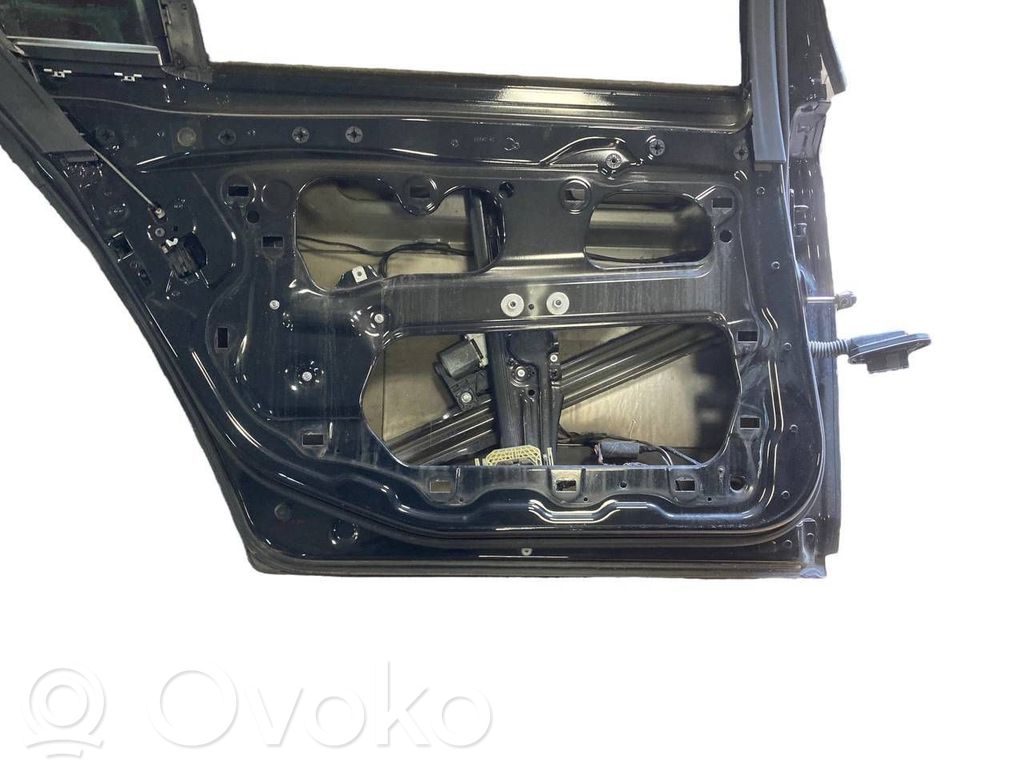 Задняя дверь