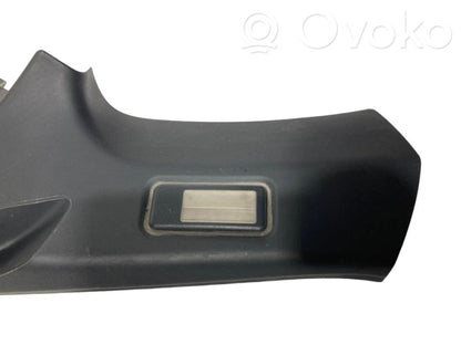 (D) statņa dekoratīvā apdare (augšdaļa)