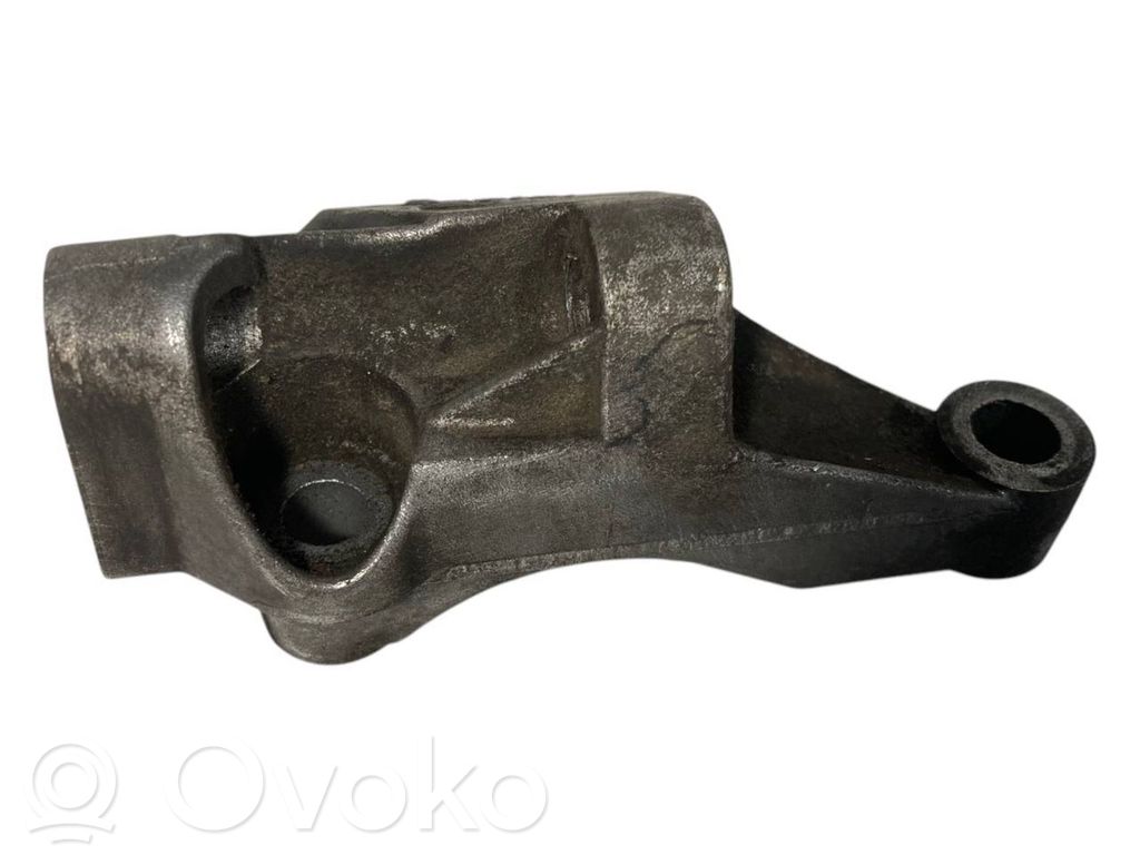 Dzinēja nostiprināšanas stiprinājums-kronšteins