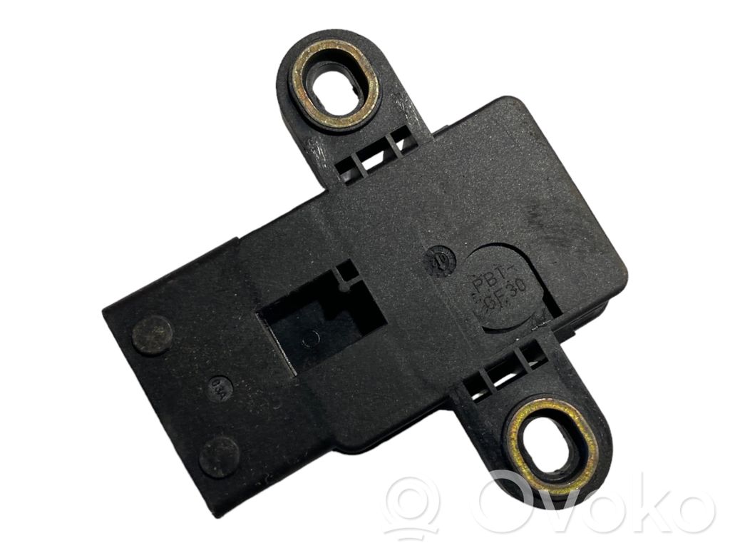 ESP (elektroniskās stabilitātes programmas) sensors (paātrinājuma sensors)