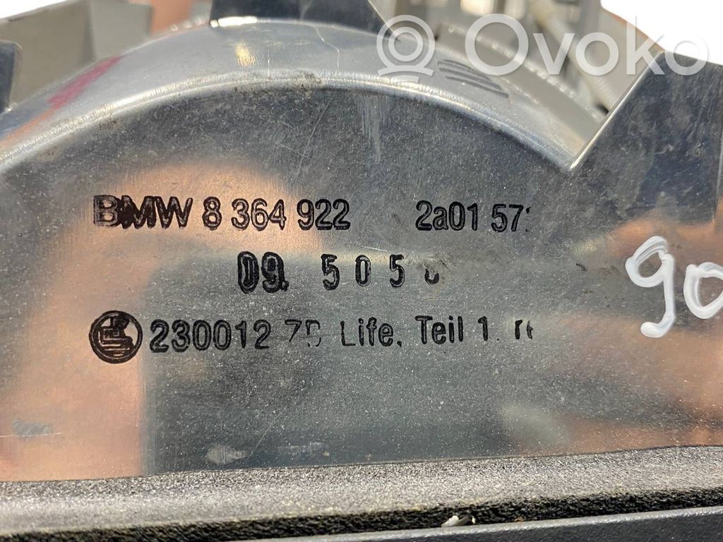 Aizmugurējais lukturis virsbūvē