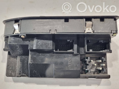 Window lift control switch(es)