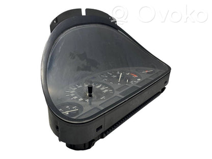 Spidometrs (instrumentu panelī)