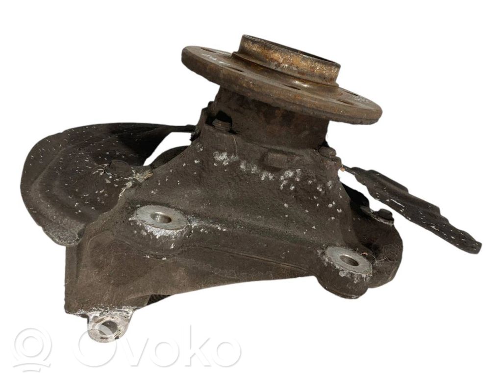 Priekšējā riteņa rumbas vārpstas šarnīrs (stupica, capfa)