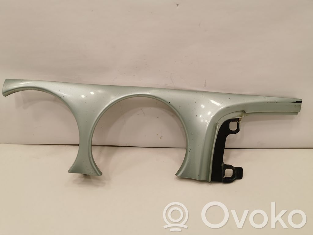 Priekšējā luktura dekoratīvā apdare