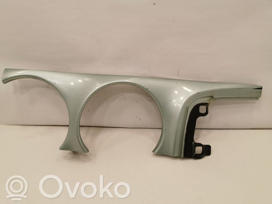 Priekšējā luktura dekoratīvā apdare