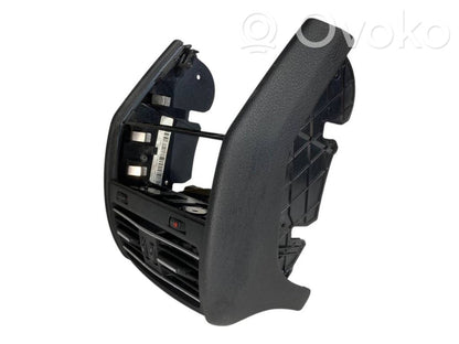 Задняя воздухо-вентиляционная решетка