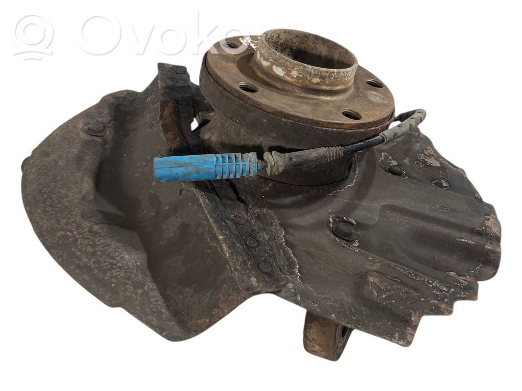 Priekšējā riteņa rumbas vārpstas šarnīrs (stupica, capfa)