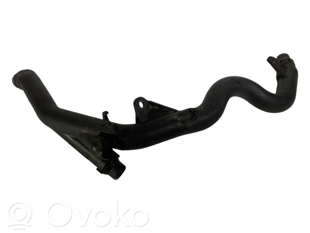 Caurulīte (-es) / šļūtene (-es)