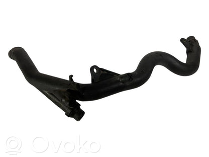 Caurulīte (-es) / šļūtene (-es)