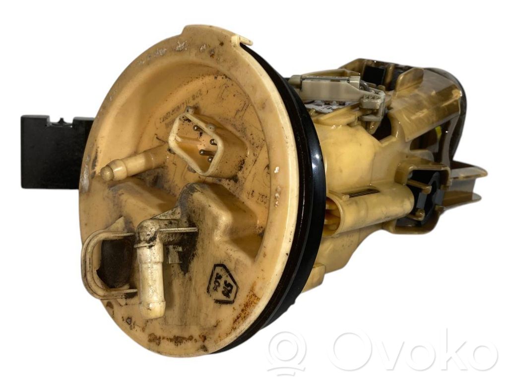 Fuel pump (in the fuel tank)