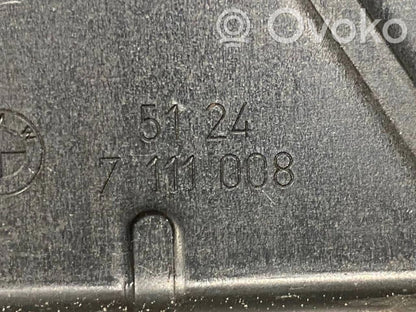 Aizmugurējā pārsega slēdzene