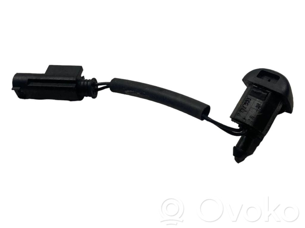 Mazgāšanas šķidruma caurulīte (-es) priekšējam logam