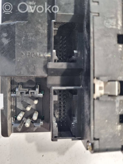 Window lift control switch(es)