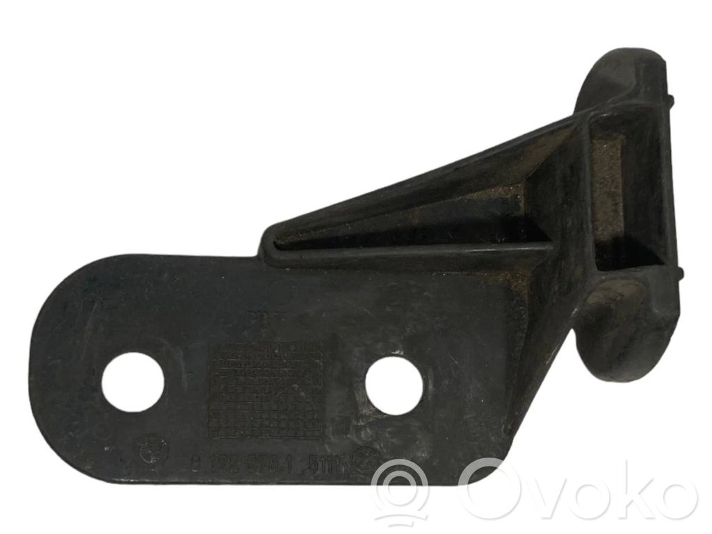 Priekšpusē bampera turētājs