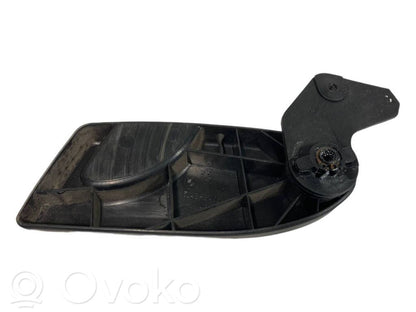 Dzinēja pārsega attaisīšanas rokturītis