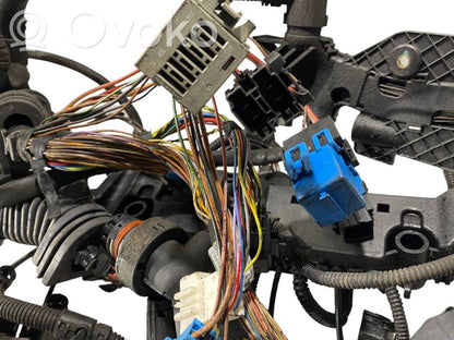 Dzinēja vadu instalācija