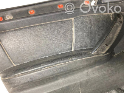 Priekšējo durvju apdare