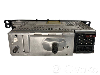 Radio / CD/DVD atskaņotājs / navigācija