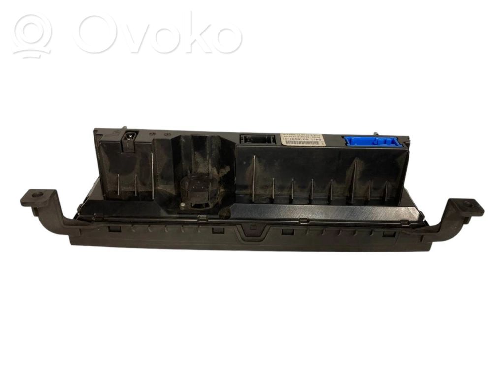 Gaisa kondicioniera / klimata kontroles / salona apsildes vadības bloks (salonā)