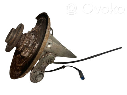 Aizmugurē riteņa rumbas vārpstas šarnīrs (stupica, capfa)