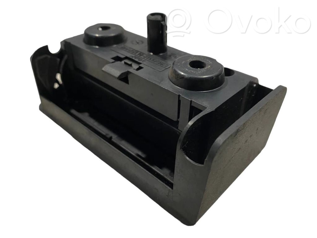 Пепельница (передняя)