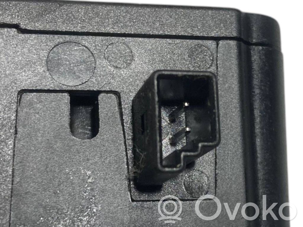 Degvielas tvertnes elektriskā slēdzene