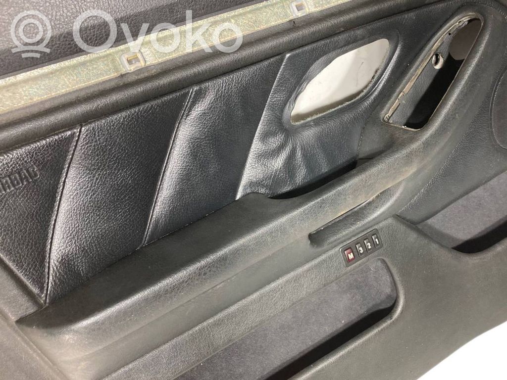 Priekšējo durvju apdare