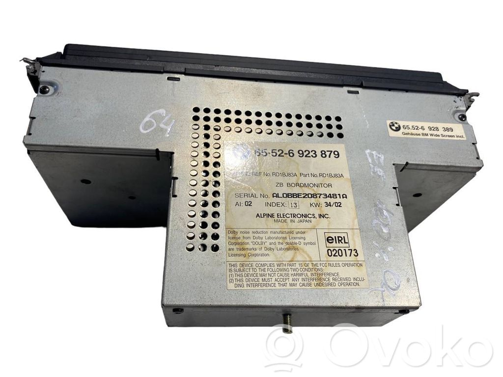 Radio / CD/DVD atskaņotājs / navigācija