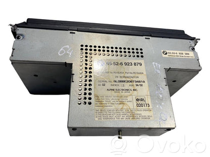 Radio / CD/DVD atskaņotājs / navigācija