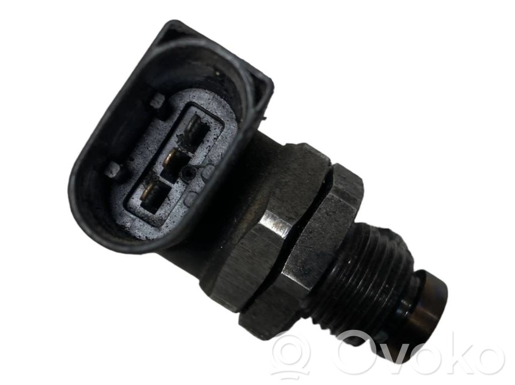 Манометр давления топлива