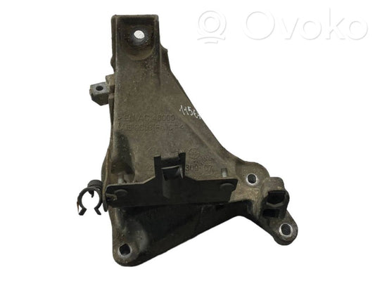 Engine mounting bracket