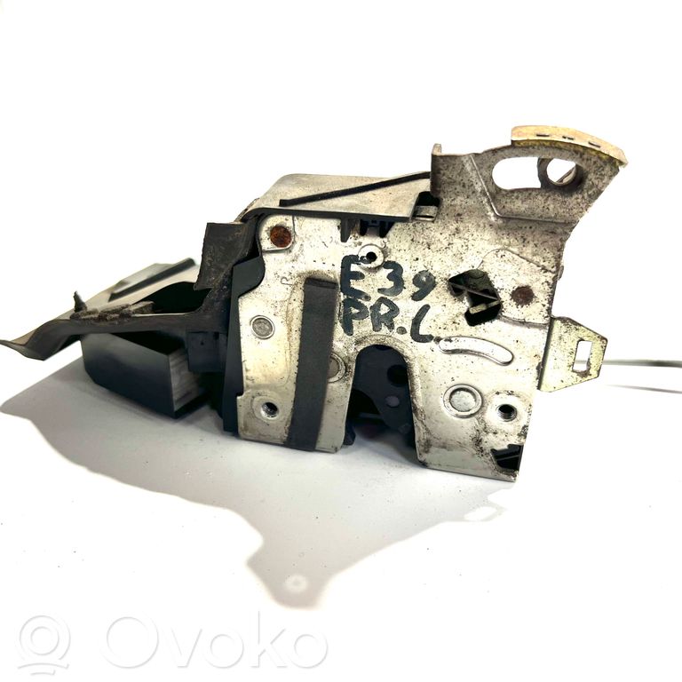 Priekšpusē slēdzene