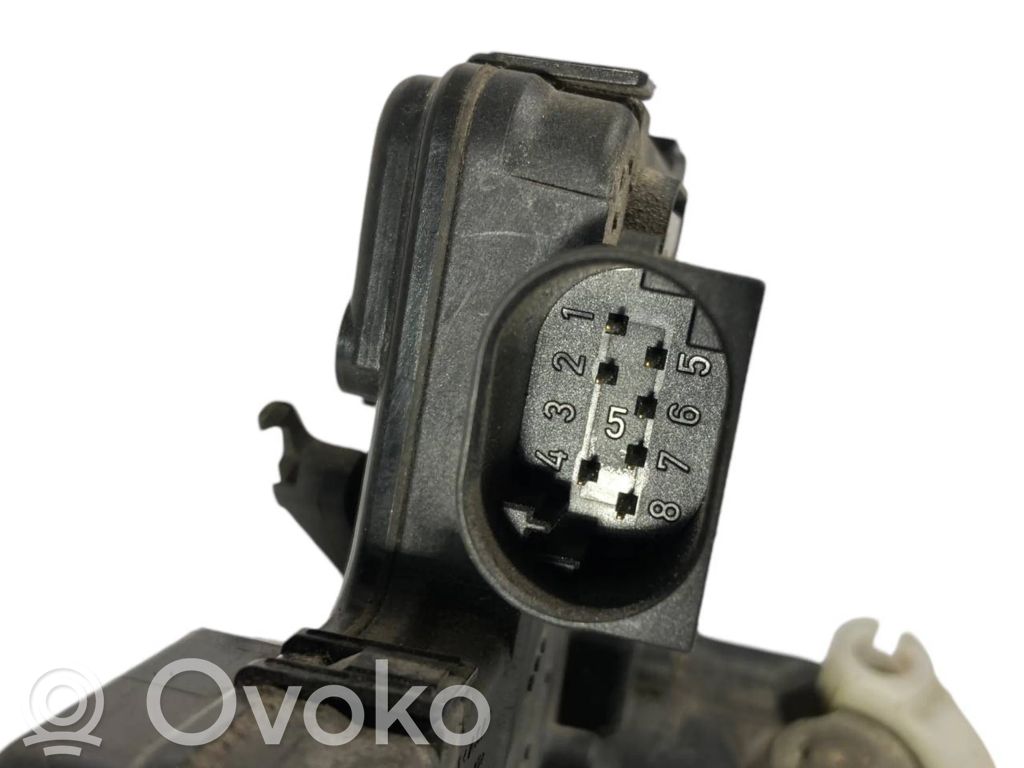 Aizmugurē slēdzene