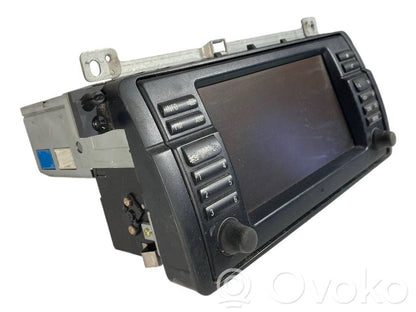 Radio / CD/DVD atskaņotājs / navigācija