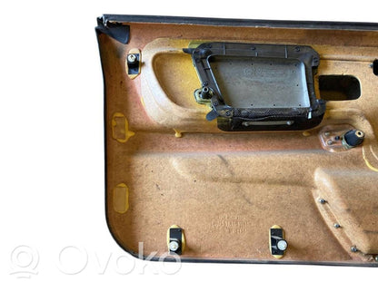 Priekšējo durvju apdare