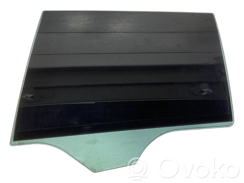 aizmugurējo durvju stikls