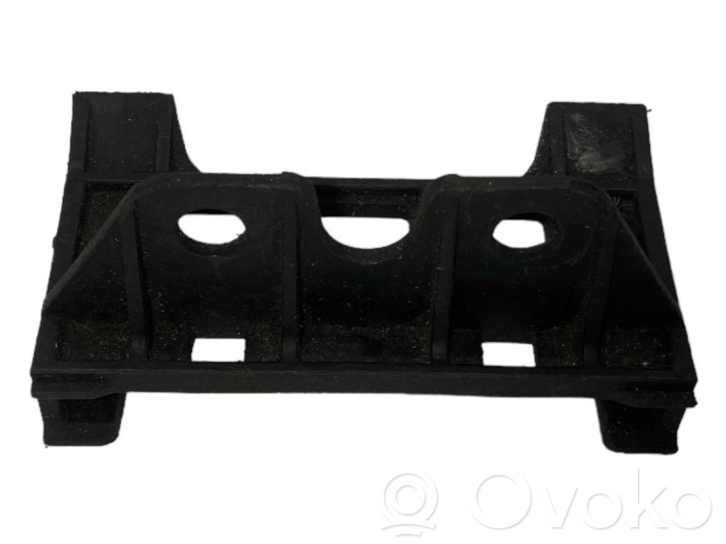 Aizmugurējā bufera montāžas kronšteins