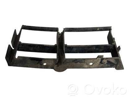 Apakšējais režģis (trīsdaļīgs)