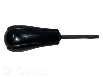 Декоративная отделка рычага переключения передач (кожа, наконечник)