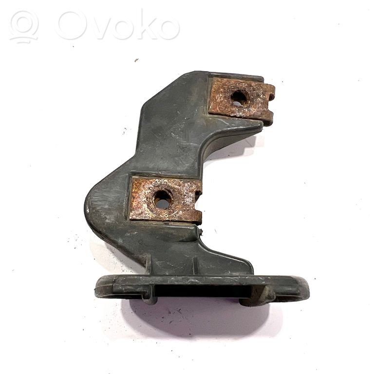 Priekšpusē bampera turētājs