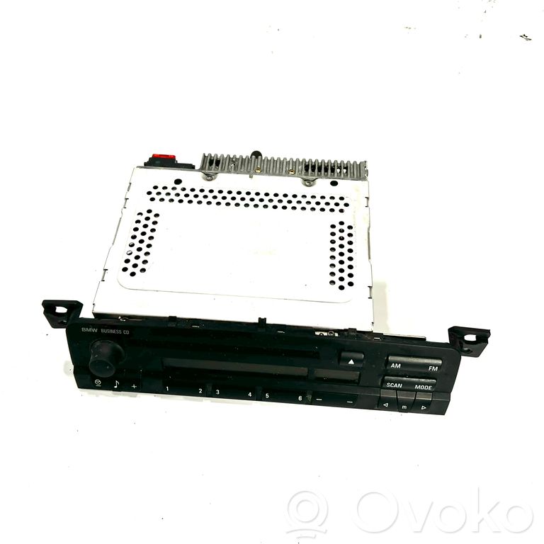 Radio / CD/DVD atskaņotājs / navigācija