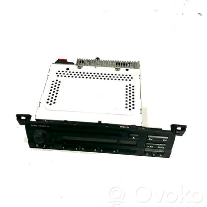 Radio / CD/DVD atskaņotājs / navigācija