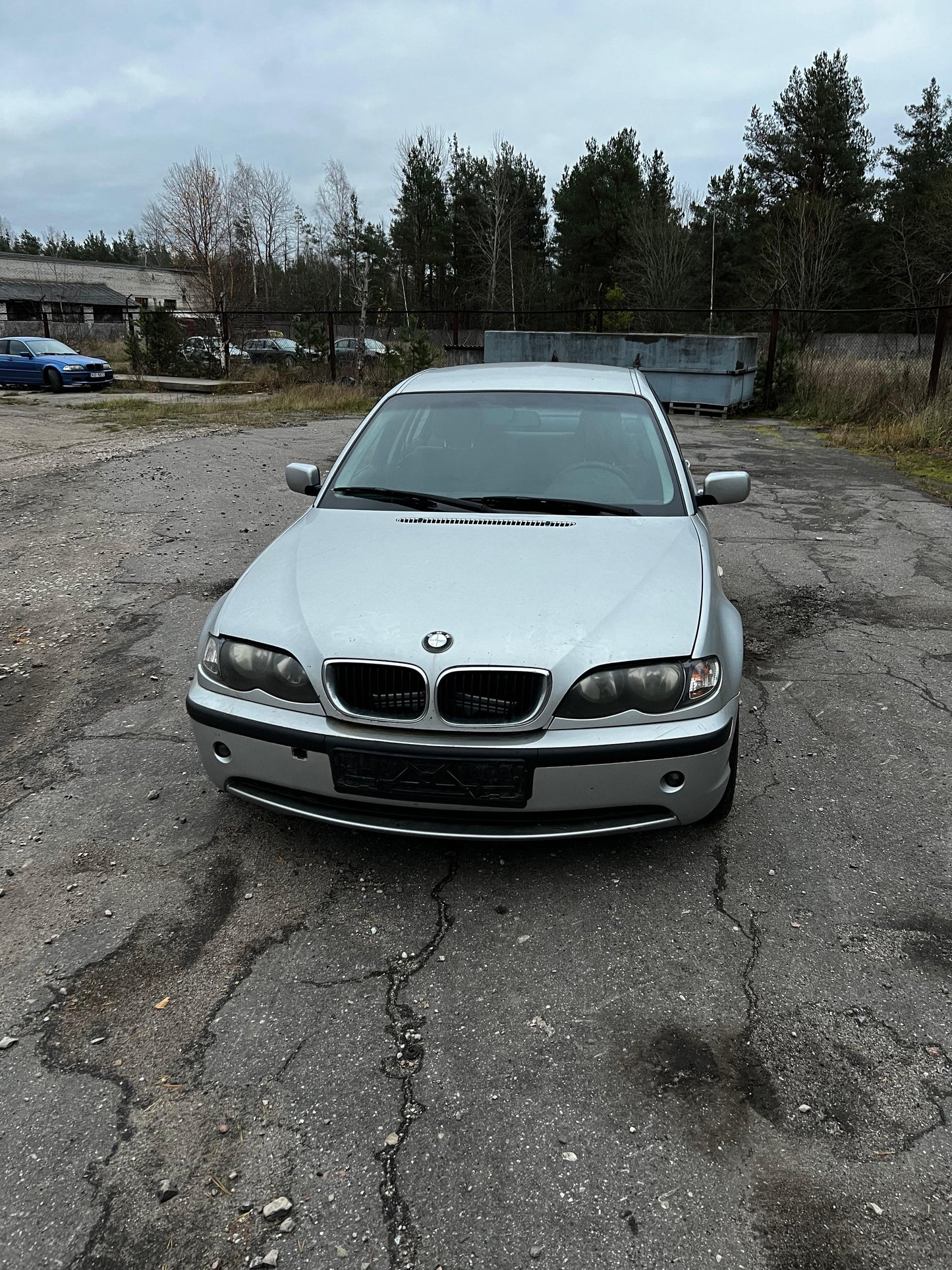 BMW 320 2002.G. rezerves daļas