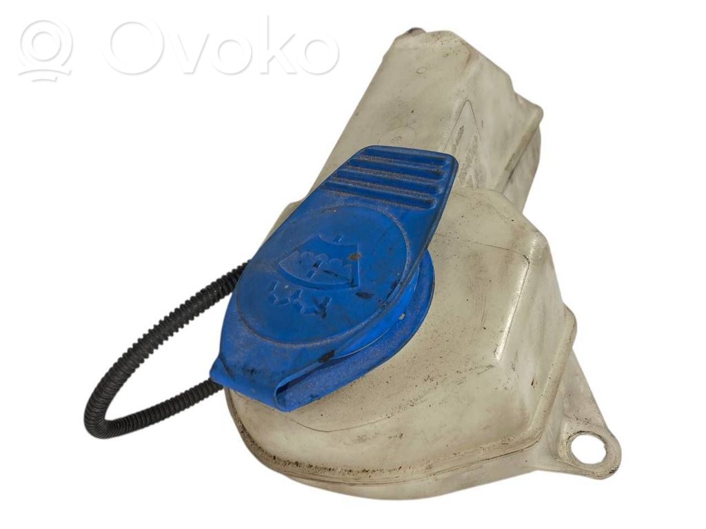 Logu šķidruma tvertne