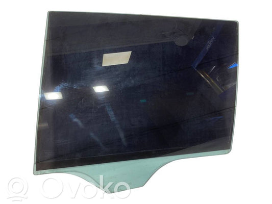 aizmugurējo durvju stikls