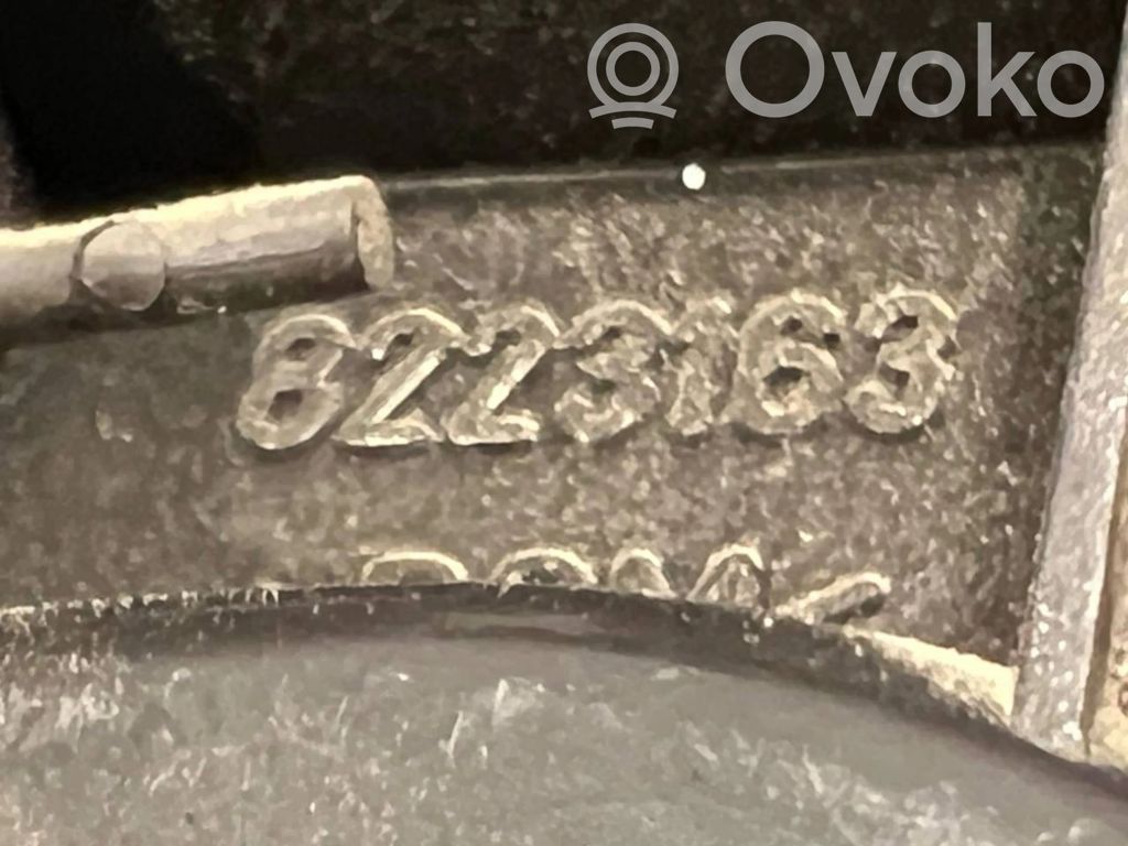 Dzinēja pārsega attaisīšanas rokturītis