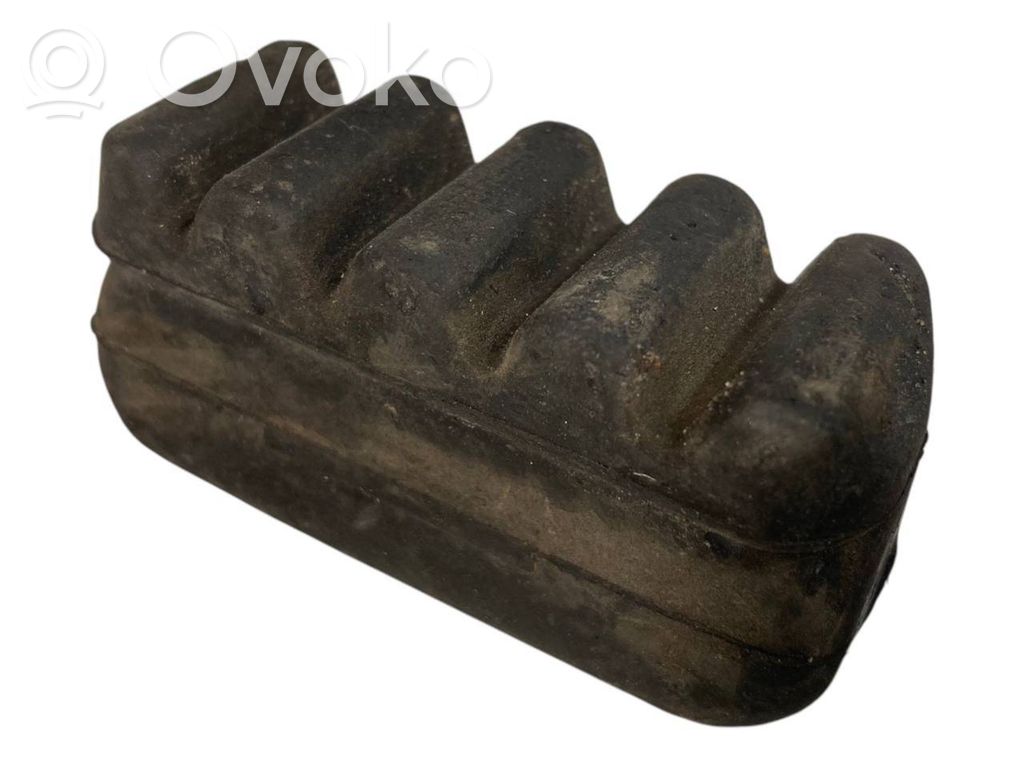 Держатель/кронштейн радиатора(ов)