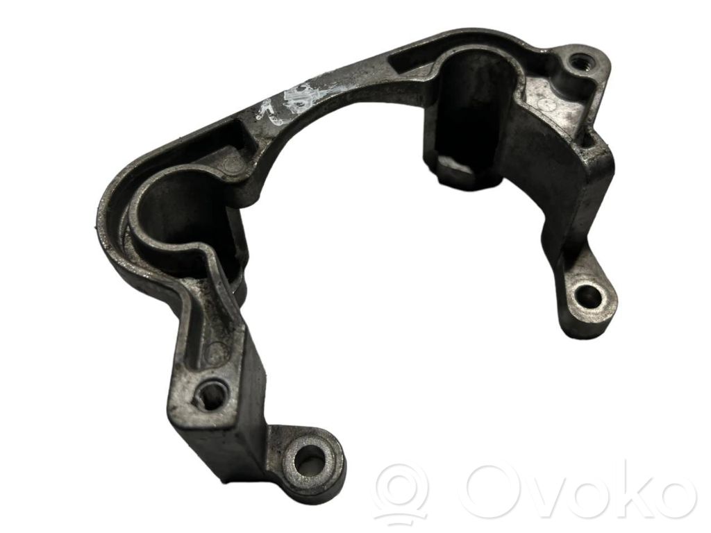Engine mounting bracket